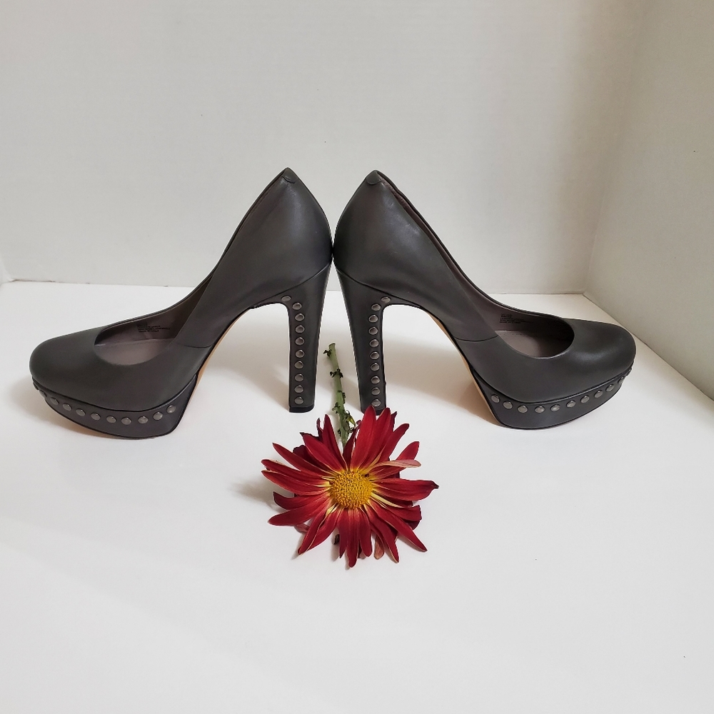 Vince Camuto Jair Gray Leather Platform Pumps Heels, Size 9